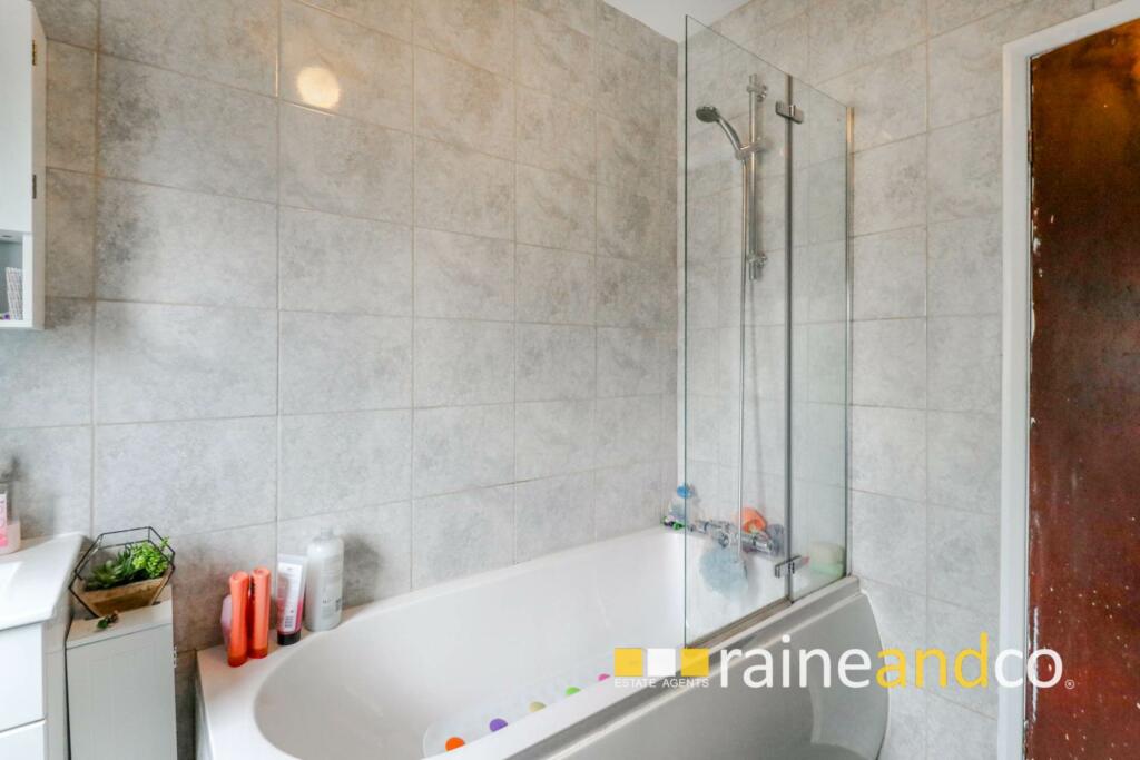 Additional property image - Green Lanes, Hatfield