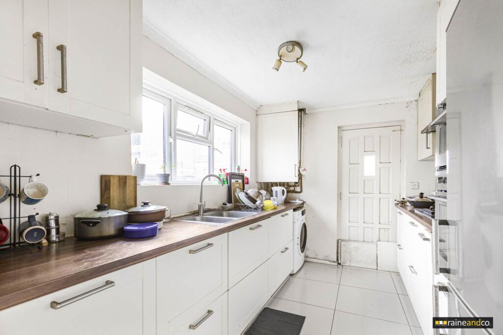 Additional property image - Hare Lane, Hatfield