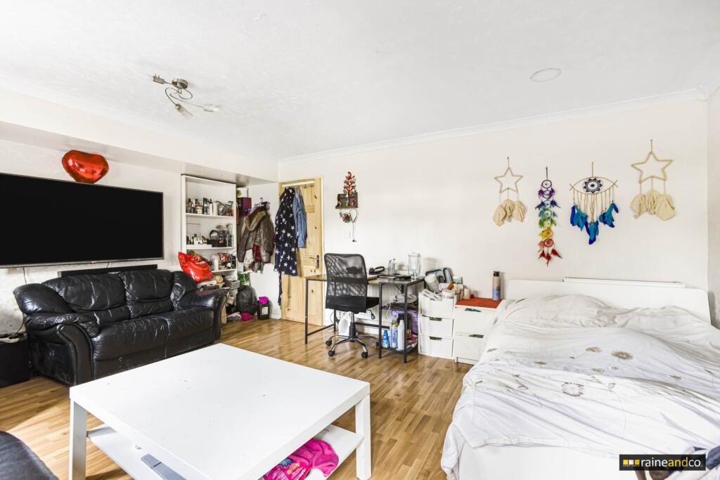 Additional property image - Hare Lane, Hatfield