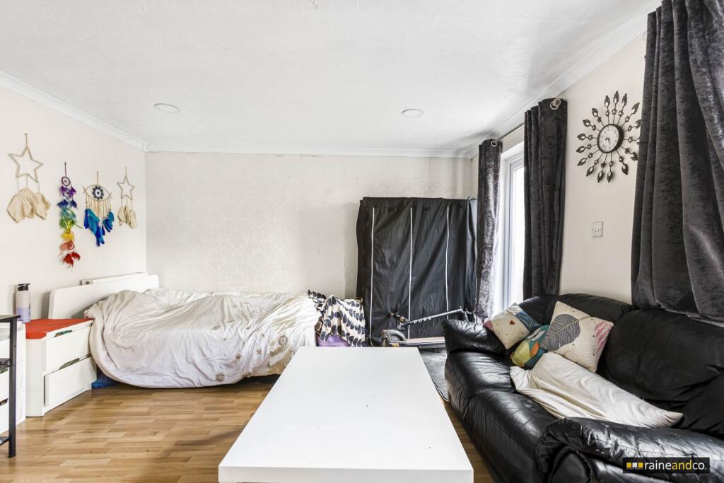 Additional property image - Hare Lane, Hatfield