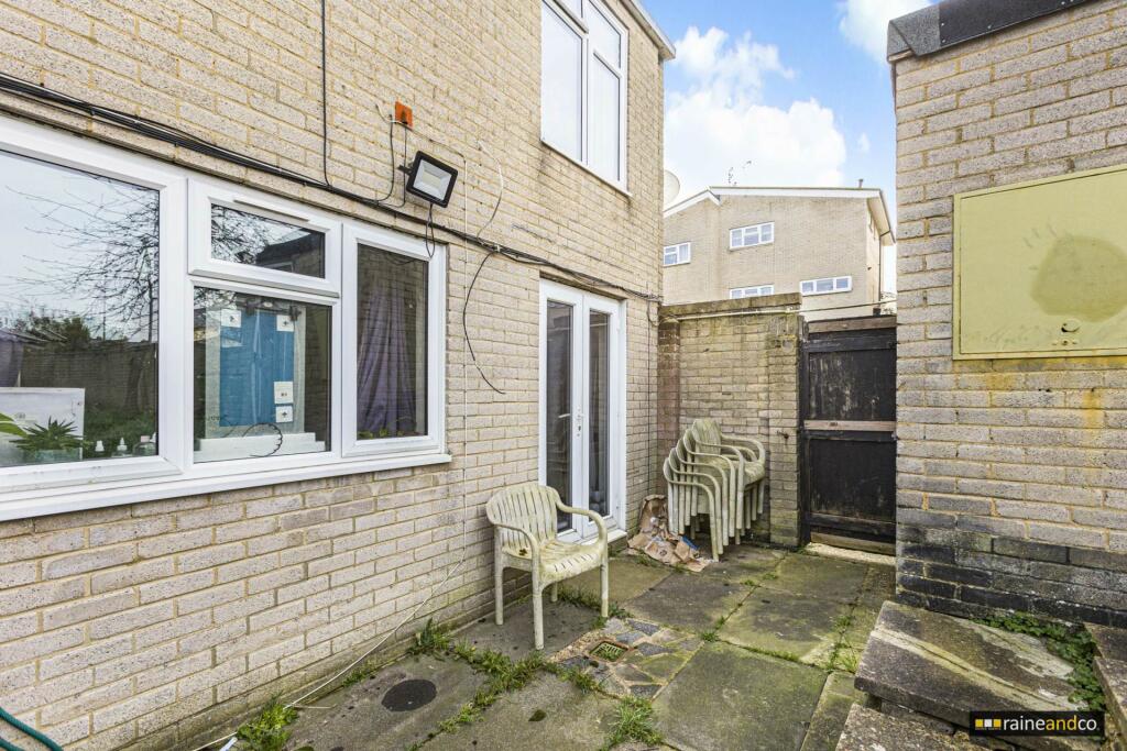 Additional property image - Hare Lane, Hatfield