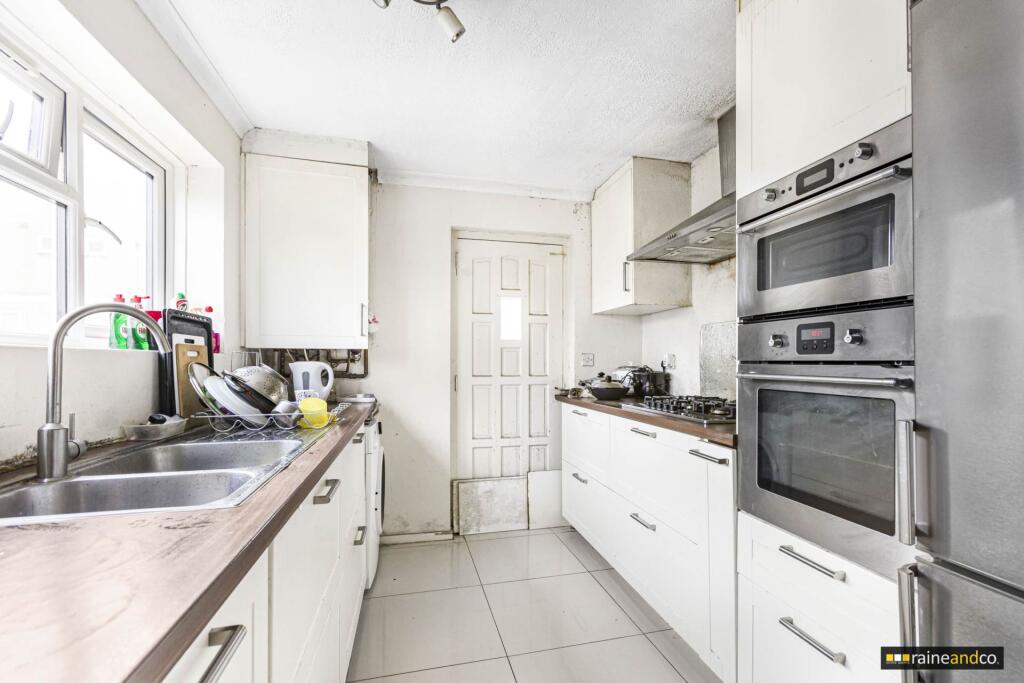 Additional property image - Hare Lane, Hatfield