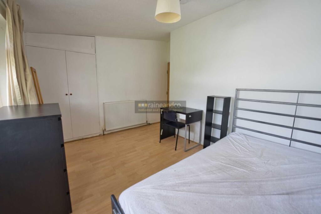 Additional property image - Travellers Lane, Hatfield