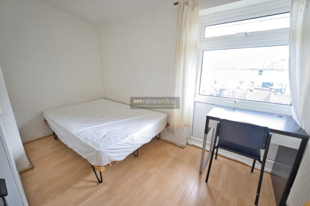 Additional property image - Travellers Lane, Hatfield