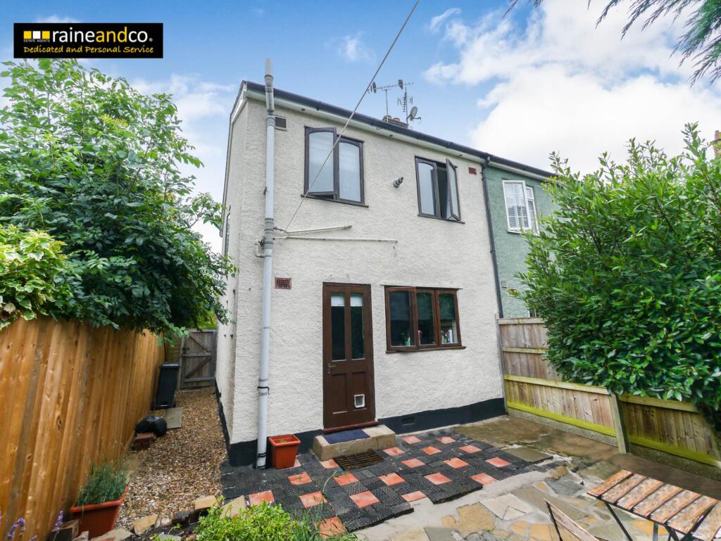Main image of property: Chantry Lane, Hatfield