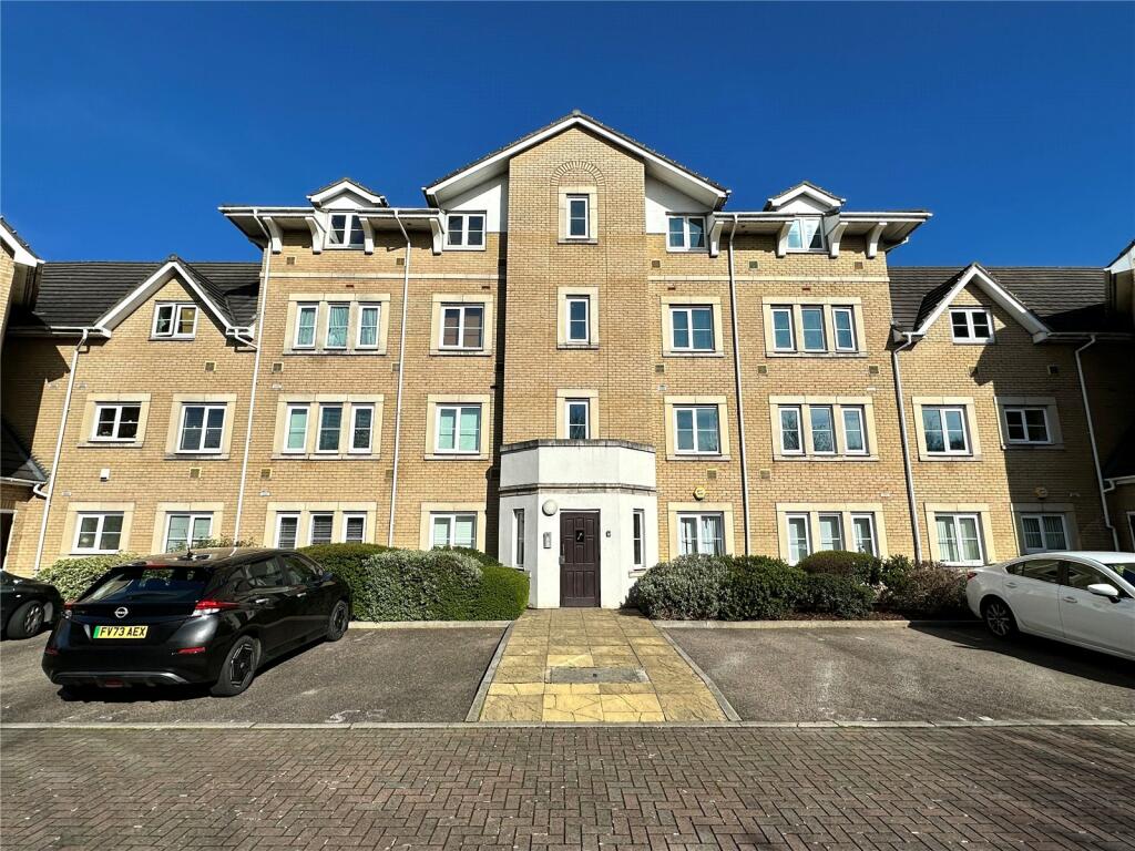 1 bedroom apartment for sale in Walnut Close, Laindon, Basildon, Essex