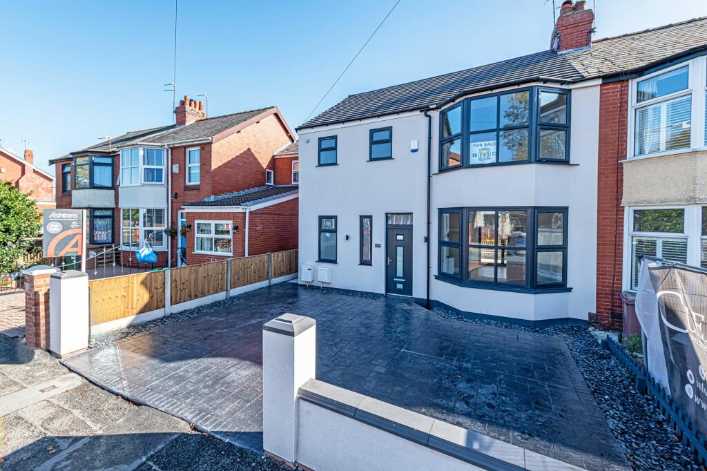 3 bedroom semidetached house for sale in Kiln Lane, Eccleston, WA10