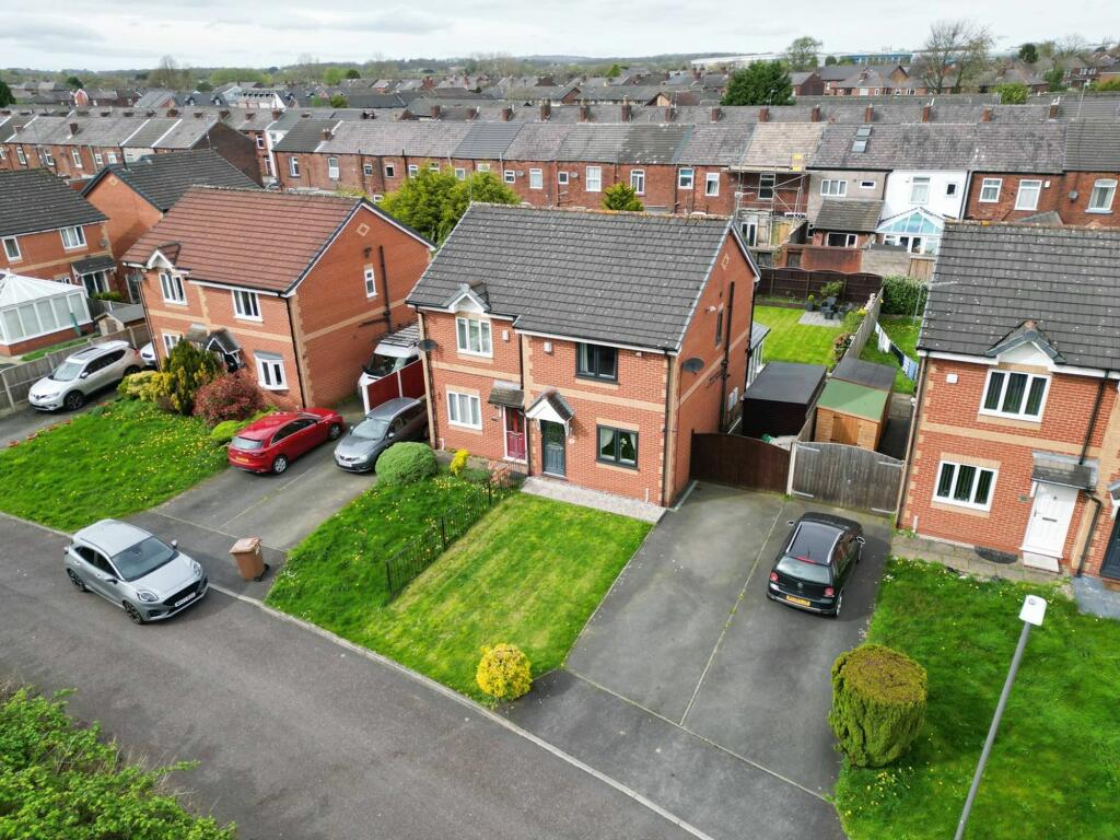 3 bedroom semidetached house for sale in Oakthorn Grove, Haydock, WA11