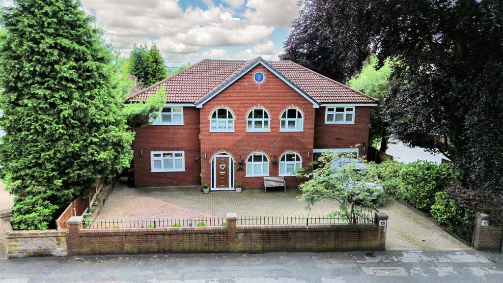 5 bedroom detached house for sale in Rainford Road, Dentons Green, WA10
