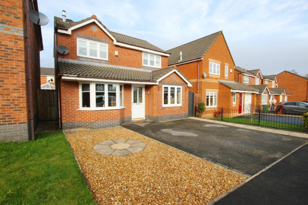 4 bedroom detached house for sale in Grange Drive, Coppull, Chorley, PR7