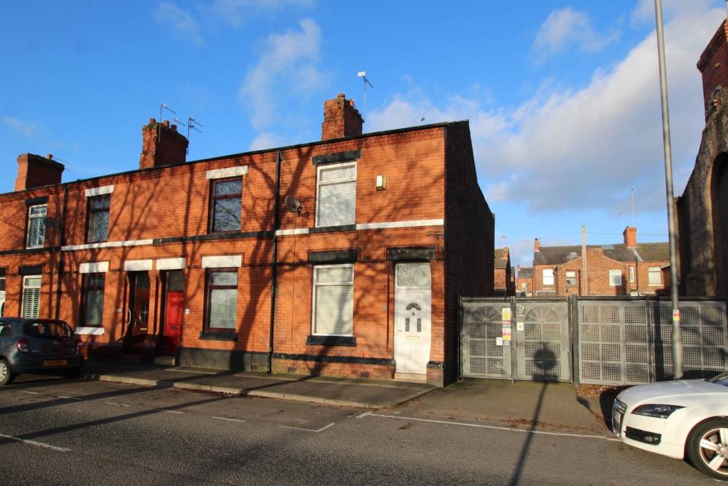 3 bedroom end of terrace house for sale in Lingholme Road, St Helens, WA10