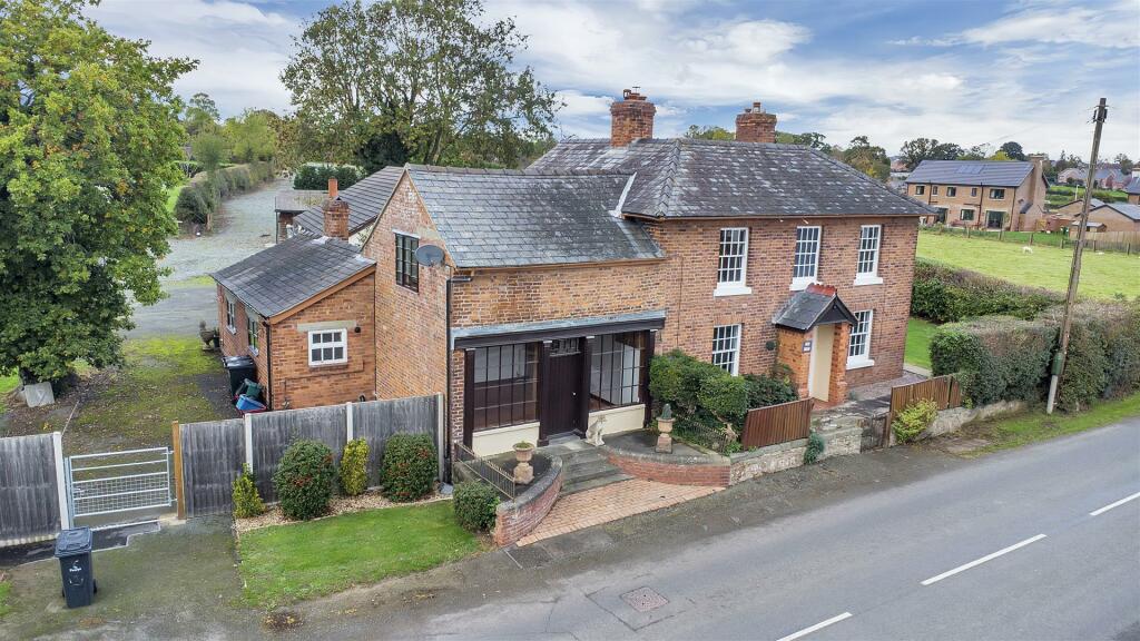 6 bedroom detached house for sale in The Vine, Arddleen, SY22