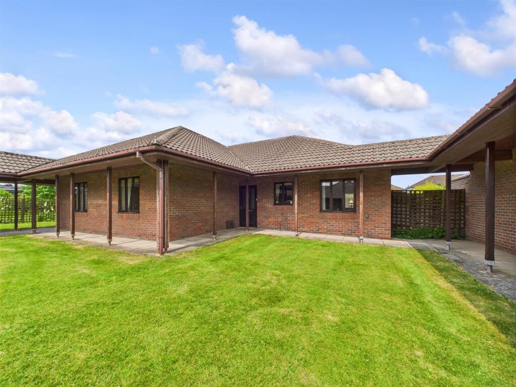 Main image of property: 9 Meadowbrook Court, Twmpath Lane, Gobowen, Oswestry