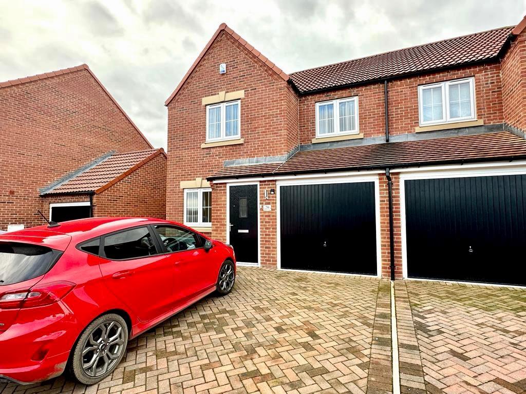 3 bedroom semidetached house for sale in Glaisdale Road, Guisborough