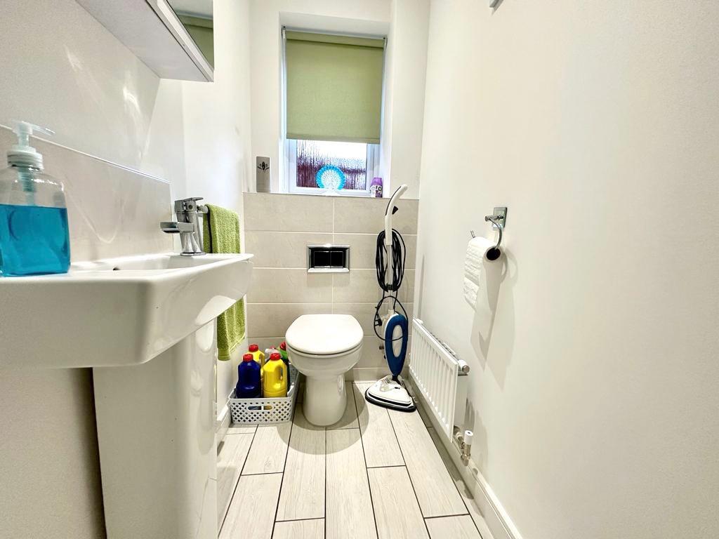 3 bedroom semidetached house for sale in Glaisdale Road, Guisborough