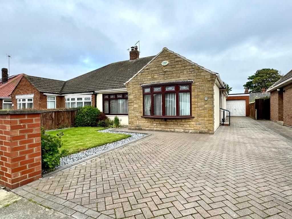 3 bedroom semidetached bungalow for sale in Wincanton Road, Redcar