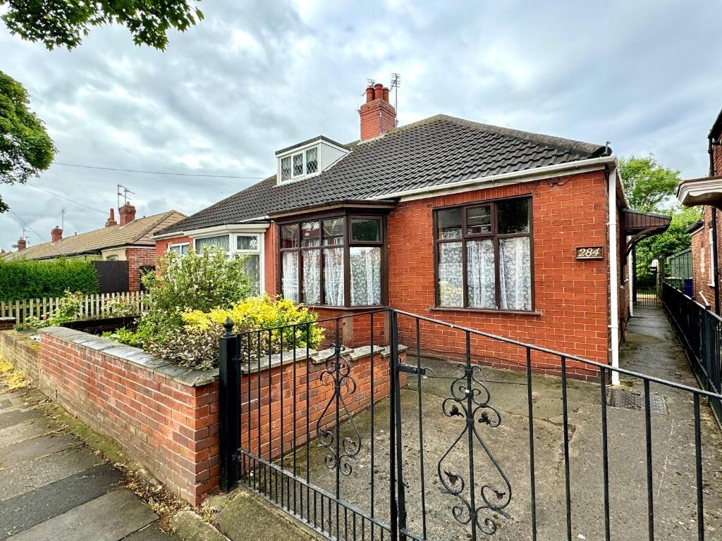 2 bedroom semidetached bungalow for sale in Laburnum Road, Redcar, North Yorkshire, TS10