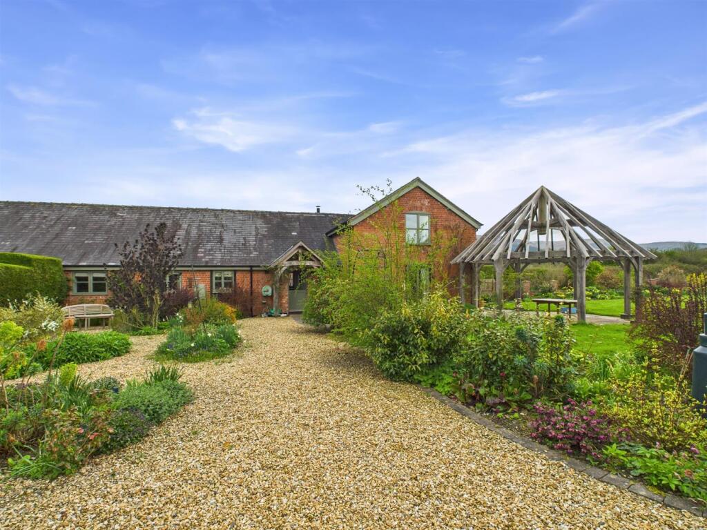 Main image of property: Maesmawr, Caersws