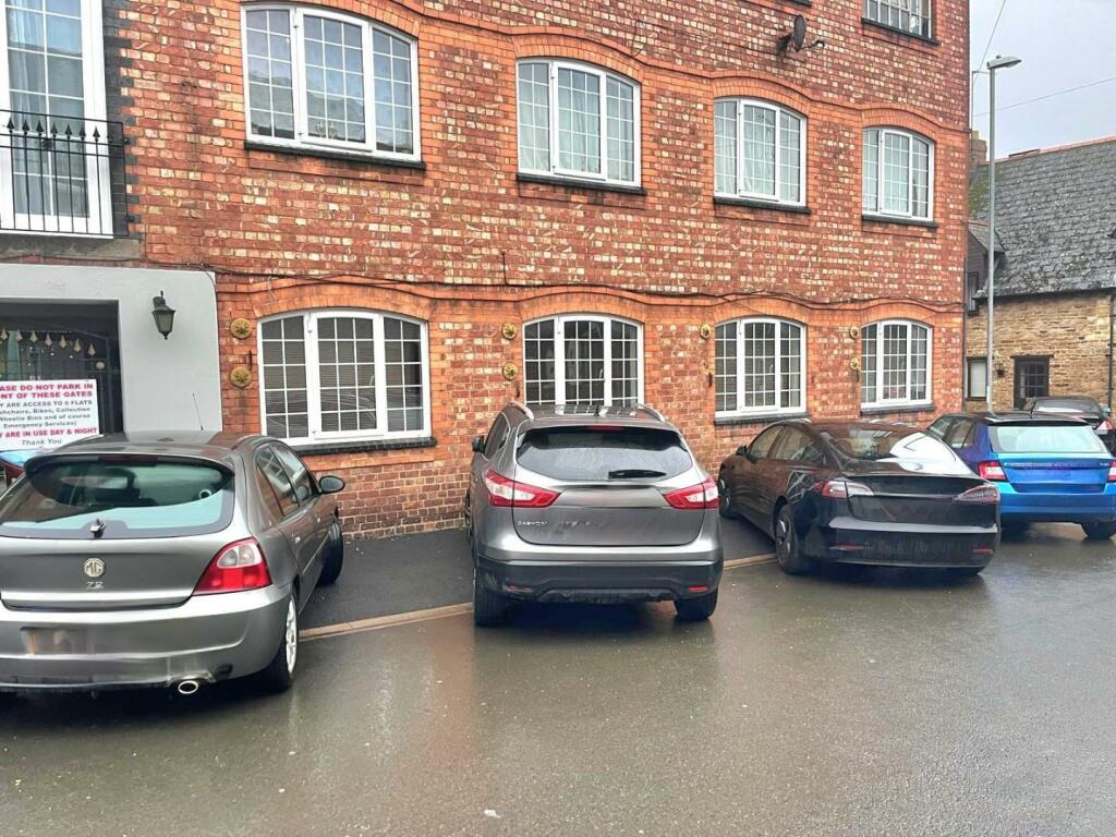 2 bedroom apartment for sale in Harcourt Square, Earls Barton, Northamptonshire NN6