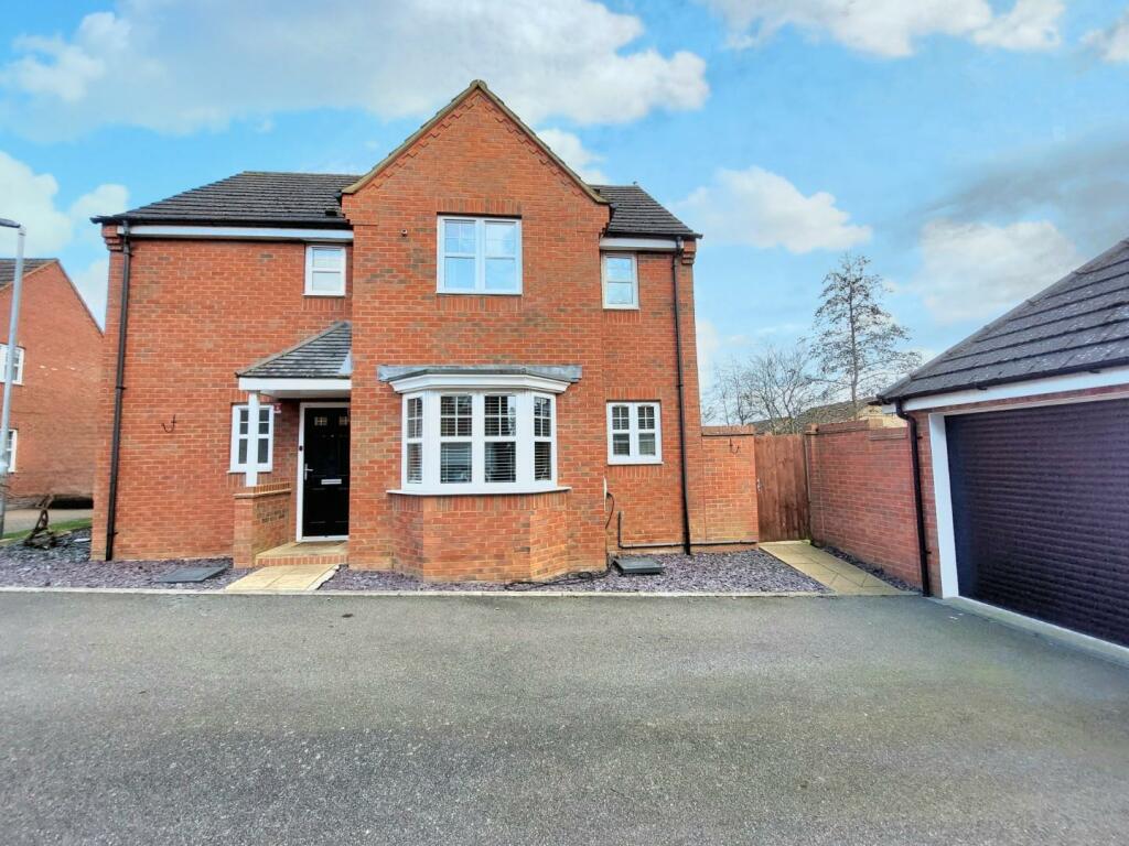 4 bedroom detached house for sale in Shoemakers Close, Earls Barton
