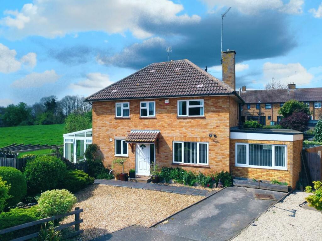 3 bedroom semidetached house for sale in Franklins Close, Ecton