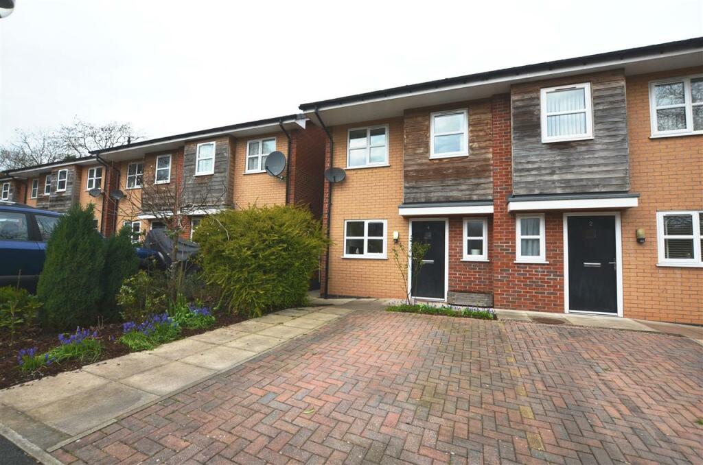 2 bedroom semi-detached house for sale in Basford Court, Stoke-On-Trent, ST4