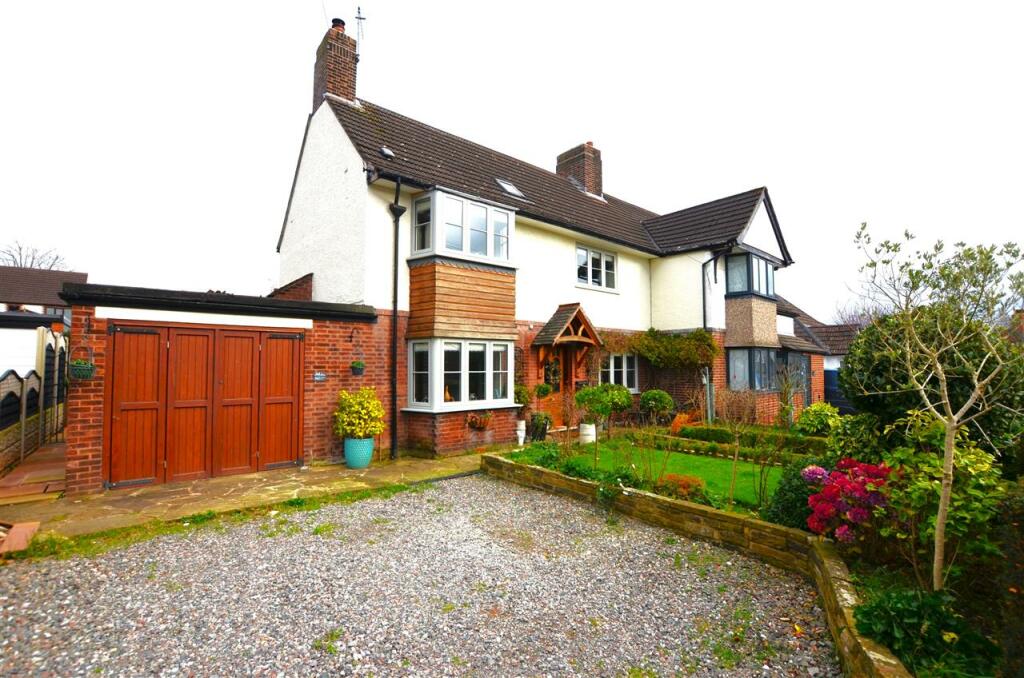 4 bedroom semidetached house for sale in Kingsfield Oval, Basford (SO