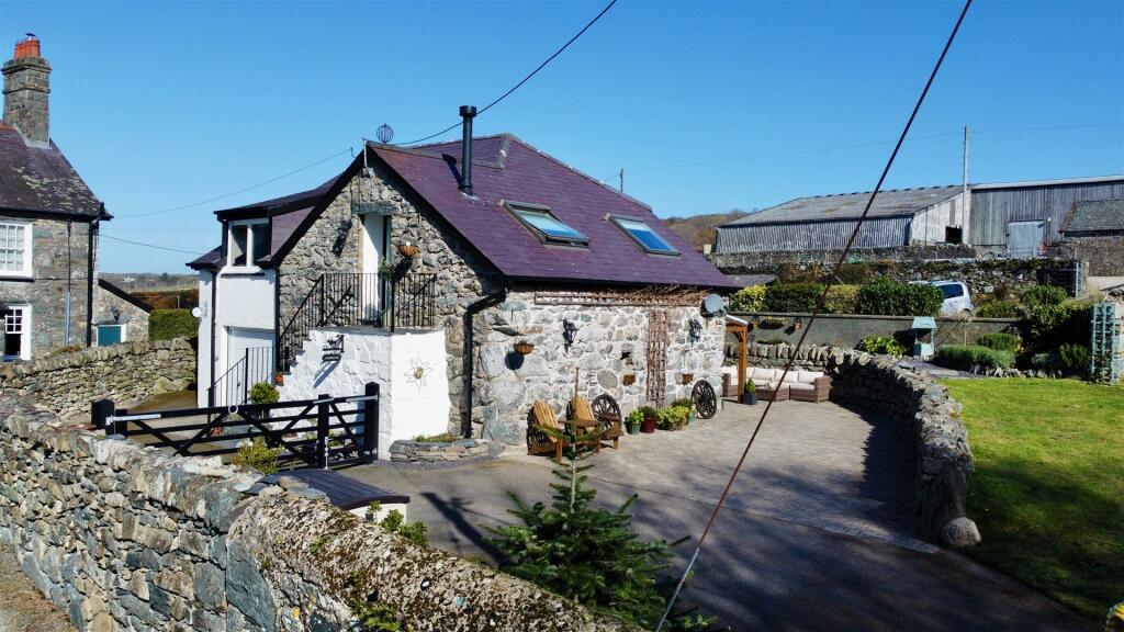 3 bedroom detached house for sale in Pensarn, Llanbedr, LL45