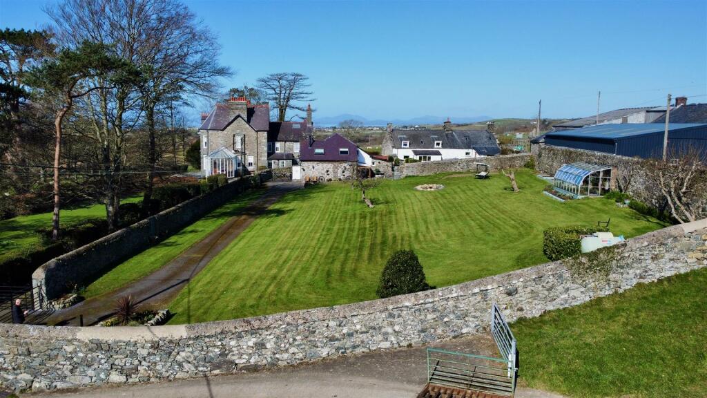 3 bedroom detached house for sale in Pensarn, Llanbedr, LL45