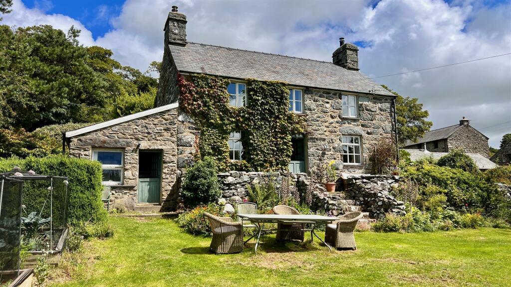 Main image of property: Dyffryn Ardudwy