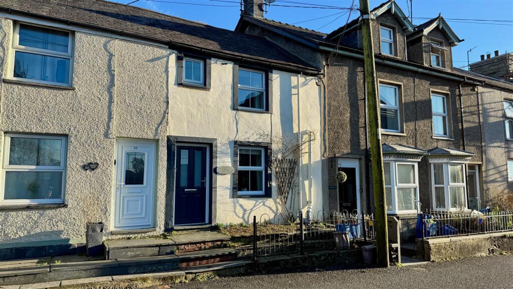 Main image of property: High Street, Talsarnau