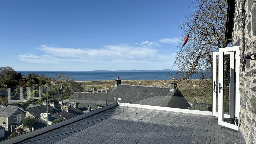 Main image of property: High Street, Harlech