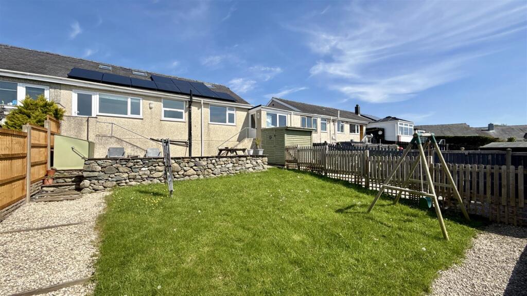 Main image of property: Bro Enddwyn, Dyffryn Ardudwy