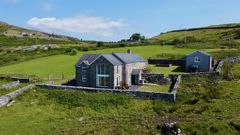 Main image of property: Harlech