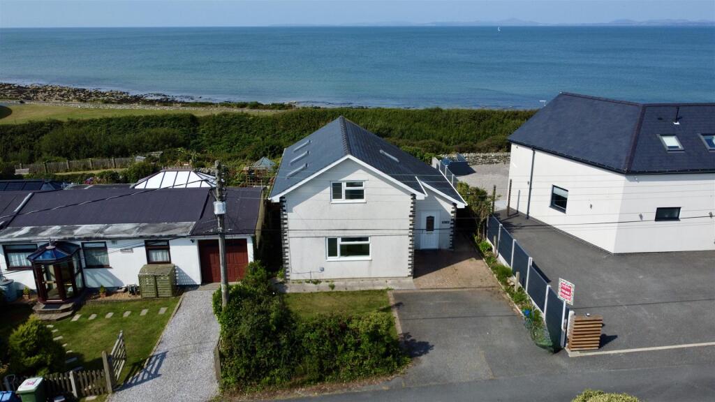 Main image of property: Llandanwg, Harlech