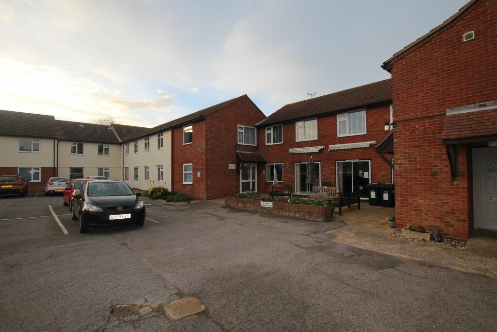 1 bedroom flat for sale in Havencroft Court, North Street, Walton on