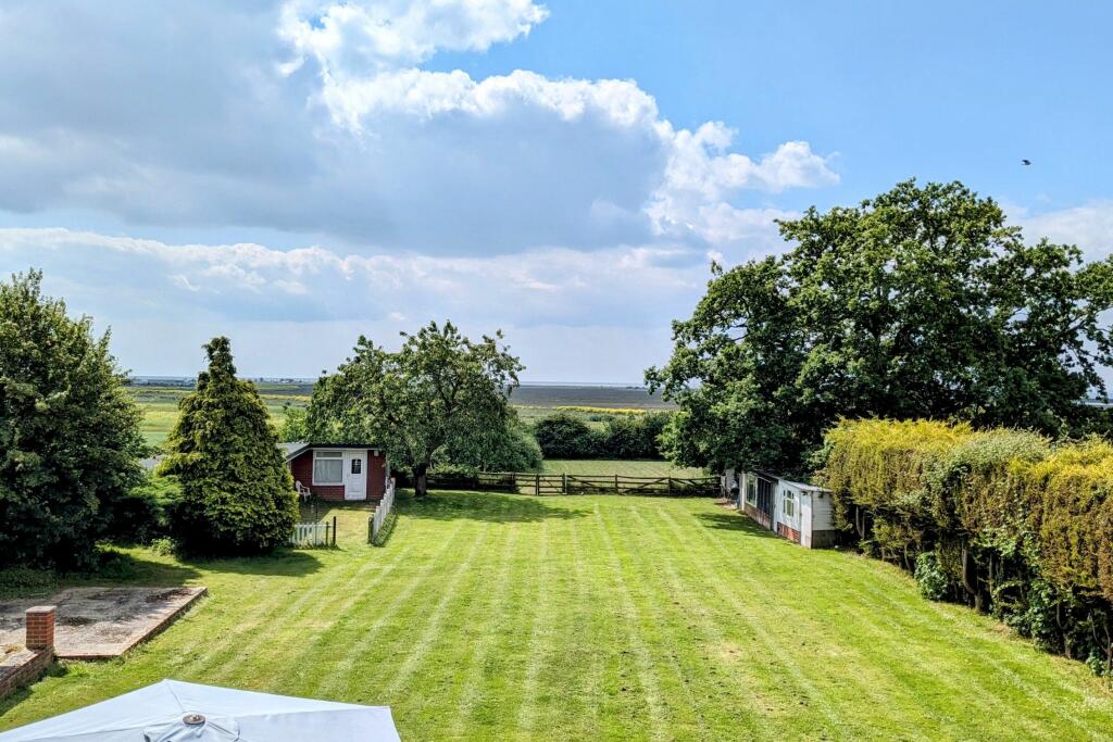 Additional property image - Dumont Avenue, St Osyth Village
