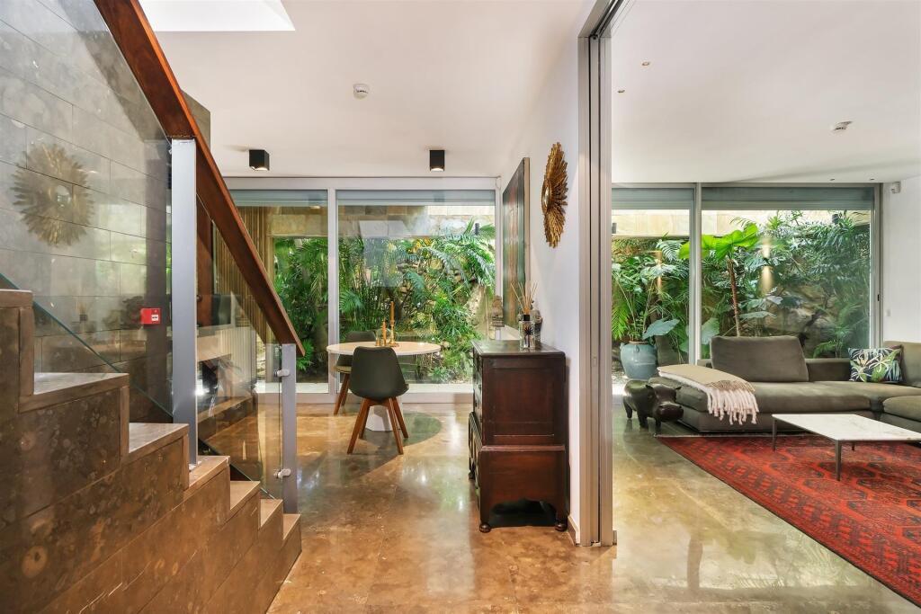 Main image of property: Lisbon, Cascais