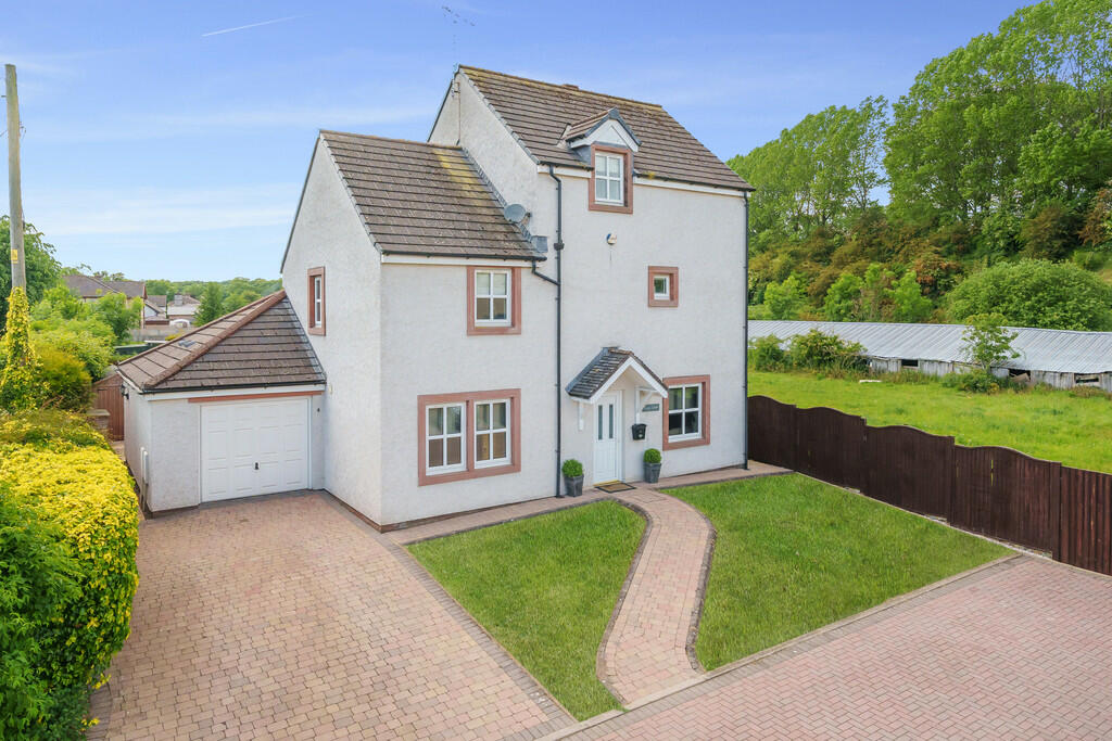 4 bedroom detached house for sale in 4 Highbank Court, Eamont Bridge