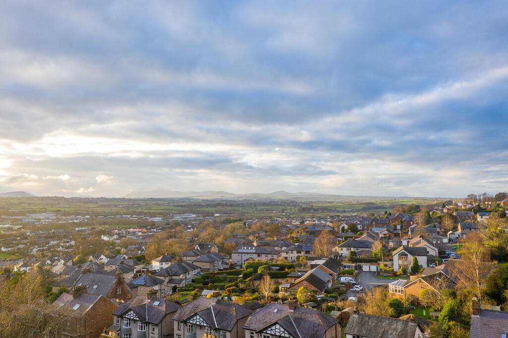 Additional property image - 37 Lowther Street, Penrith, Cumbria, CA11 7UQ