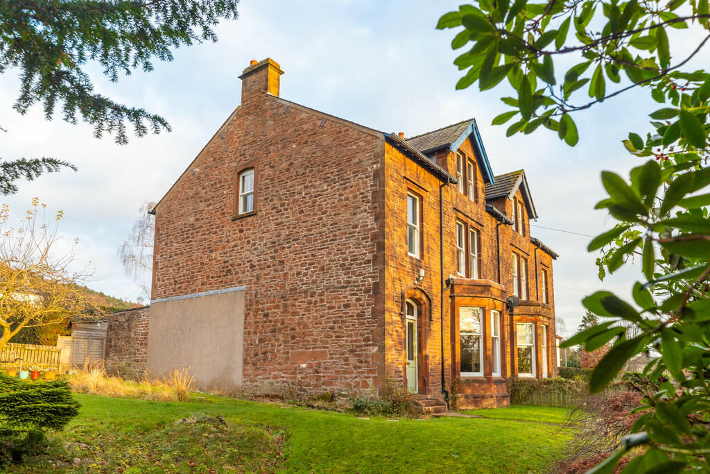 Additional property image - 37 Lowther Street, Penrith, Cumbria, CA11 7UQ