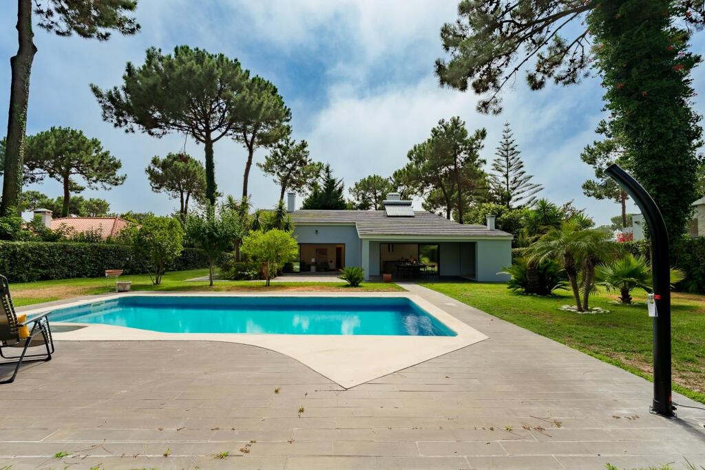 Main image of property: Setúbal, Almada