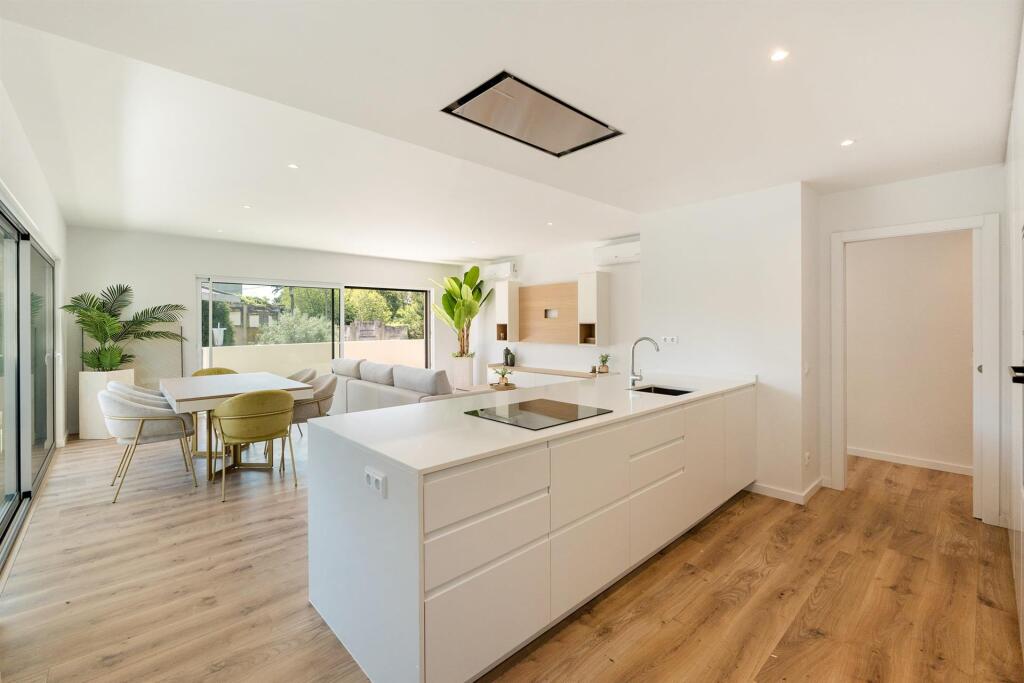 Main image of property: Oporto, Oporto