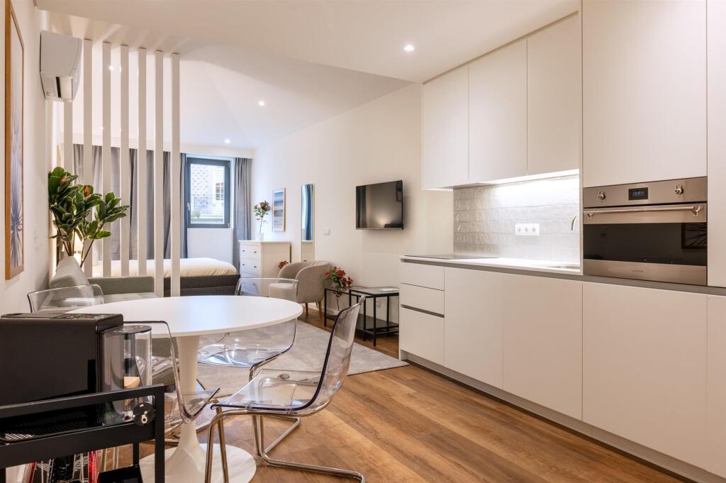 Main image of property: Oporto, Oporto