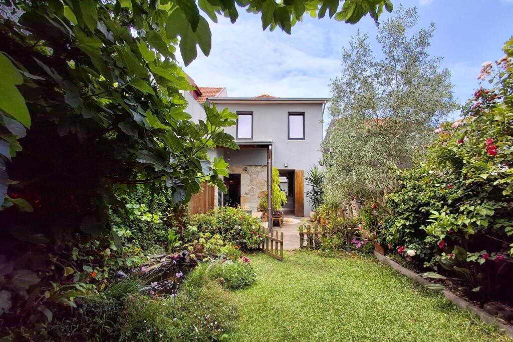 Main image of property: Oporto, Oporto