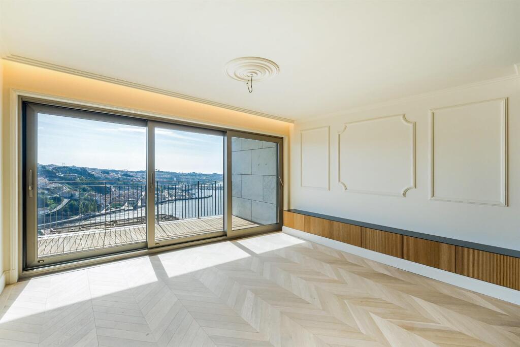 Main image of property: Oporto, Oporto