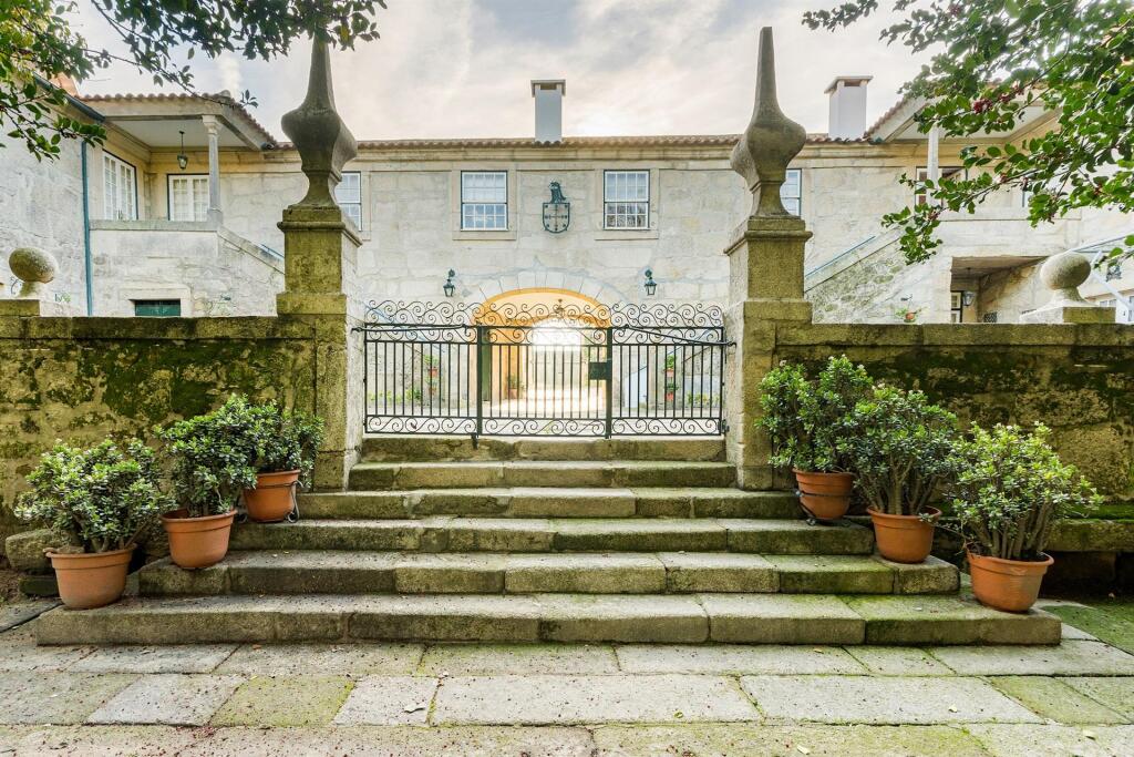 Main image of property: Oporto, Maia