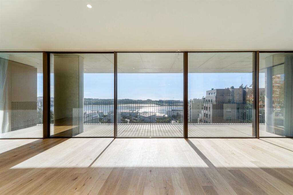 Main image of property: Oporto, Oporto