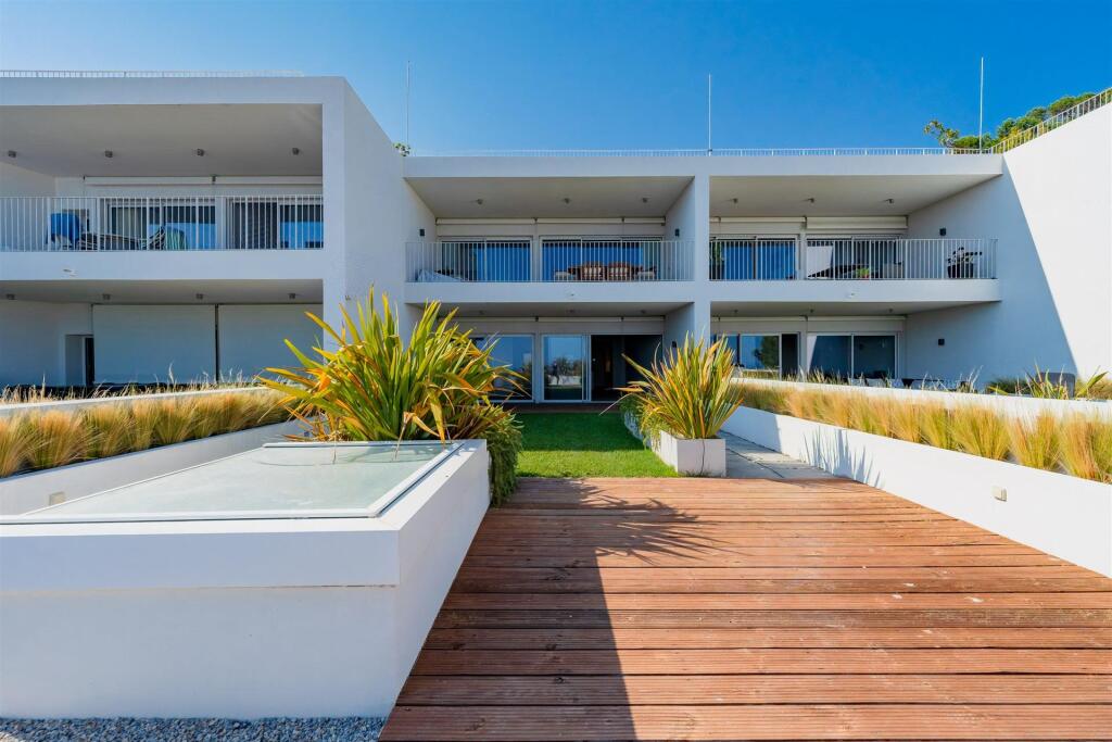 Main image of property: Setúbal, Sesimbra