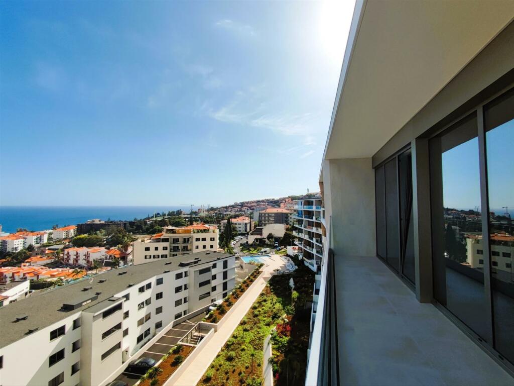 3 bedroom apartment for sale in Madeira, Funchal, Portugal
